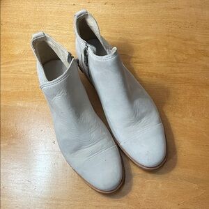 Women's Timberland Somers Falls Chelsea Boot Light Taupe Nubuck. Size 8.5